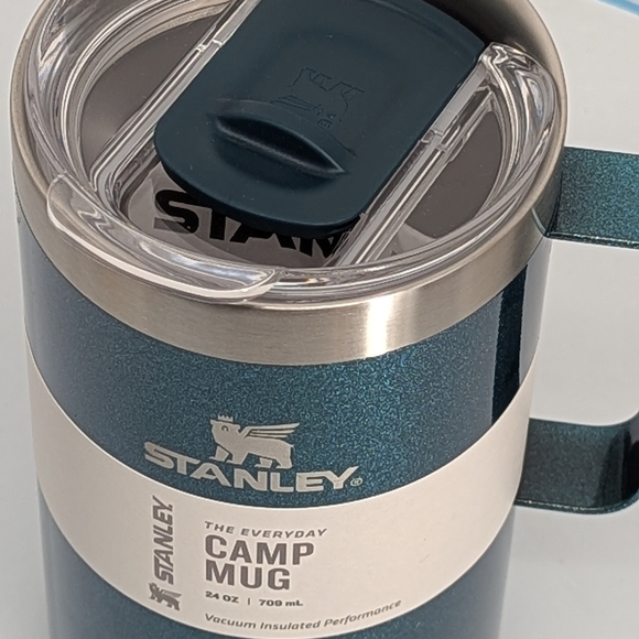 Stanley Stay Hot Camp - Taza aislada de acero inoxidable 18/8 duradera, tapa Tritan™ sin